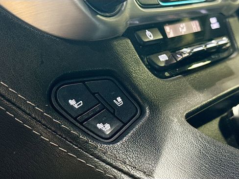 Used 2020 GMC Yukon XL SLT image 20