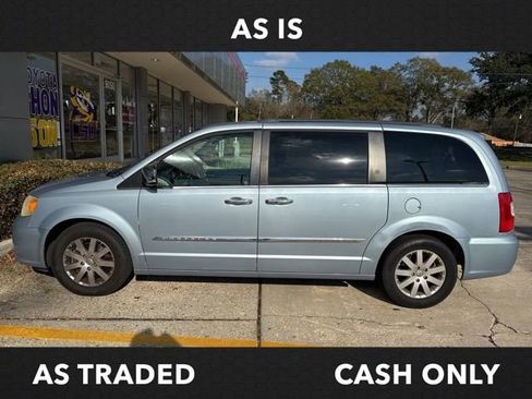 Used 2012 Chrysler Town & Country Touring-L w/ Entertainment Group #2 image 4