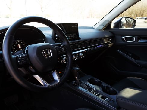 Used 2024 Honda Civic Touring image 16