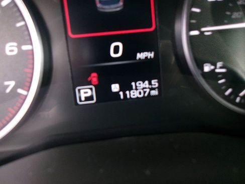 Used 2024 Subaru Ascent Premium w/ Convenience Package image 19