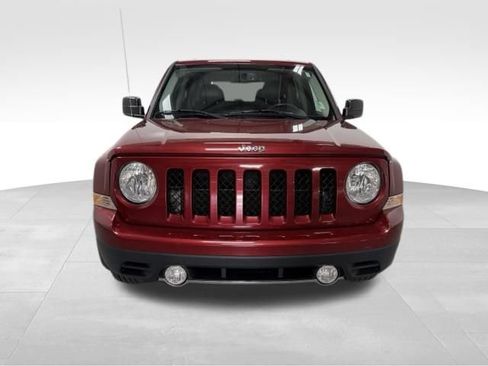 Used 2017 Jeep Patriot High Altitude FWD image 3