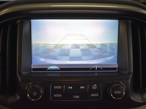 Used 2018 Chevrolet Colorado Z71 w/ Z71 Midnight Edition image 18