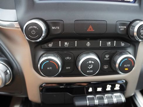 Used 2019 RAM 1500 Laramie w/ Sport Appearance Package AWD/4WD image 6