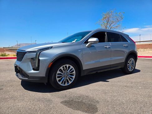 Used 2024 Cadillac XT4 Premium Luxury AWD/4WD image 3