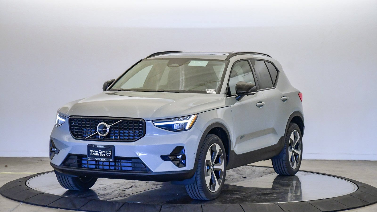 Certified 2026 Volvo XC40 B4 Plus w/ Climate Package FWD image 1