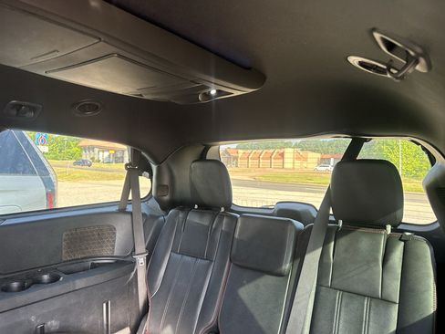 Used 2019 Dodge Grand Caravan GT FWD image 12