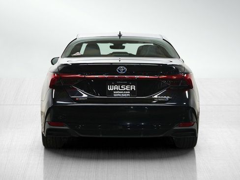 Used 2021 Toyota Avalon Limited w/ Advanced Safety Package FWD image 4