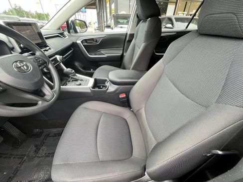 Used 2025 Toyota RAV4 LE AWD/4WD image 27