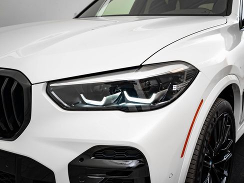 Used 2023 BMW X5 xDrive40i w/ M Sport Package image 16