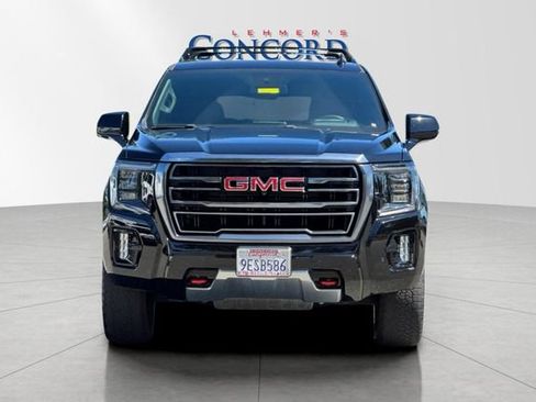 Used 2023 GMC Yukon XL AT4 w/ Technology Package AWD/4WD image 9