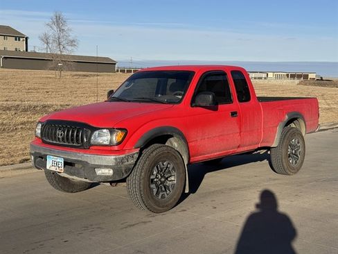 Used 2002 Toyota Tacoma 4x4 w/ SR5 Package image 1