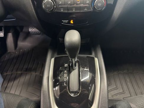 Used 2016 Nissan Rogue SV FWD image 14
