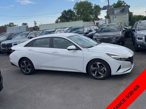 Used 2023 Hyundai Elantra SEL w/ Convenience Package FWD image 8