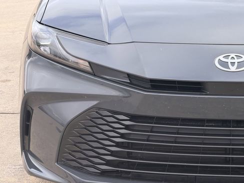 Used 2025 Toyota Camry LE FWD image 5