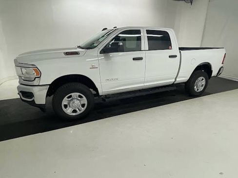 Used 2022 RAM 2500 Tradesman w/ Chrome Appearance Group AWD/4WD image 2
