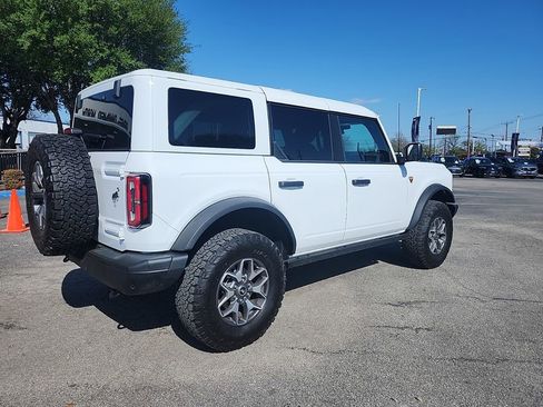 Used 2025 Ford Bronco Badlands AWD/4WD image 3