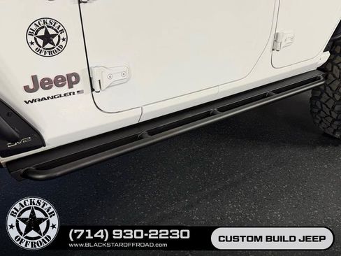 Used 2025 Jeep Wrangler Unlimited Rubicon AWD/4WD image 8