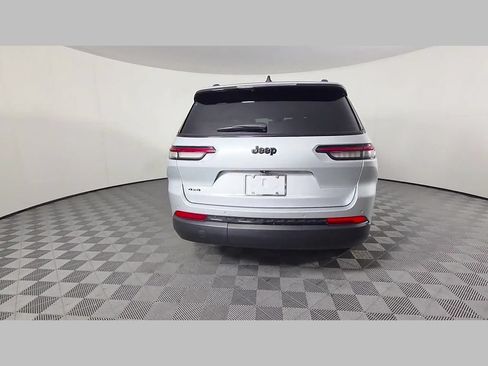 Used 2024 Jeep Grand Cherokee L Laredo AWD/4WD image 42