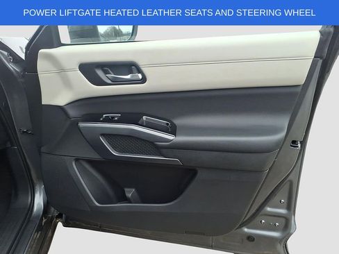 Used 2023 Nissan Pathfinder SL image 11