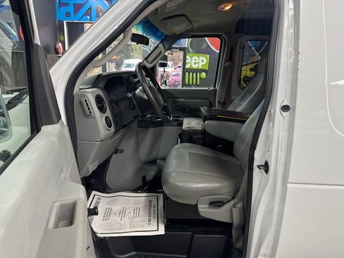 Used 2014 Ford E-350 and Econoline 350 Extended Super Duty RWD image 10