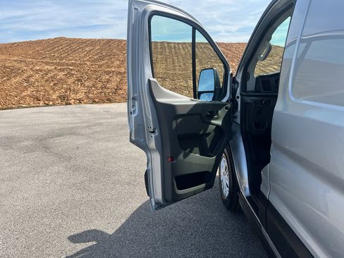 Used 2023 Ford E-Transit Low Roof image 16