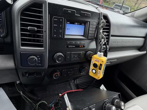 Used 2021 Ford F550 4x4 Regular Cab Super Duty image 51