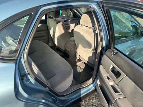 Used 2005 Ford Taurus SE image 13