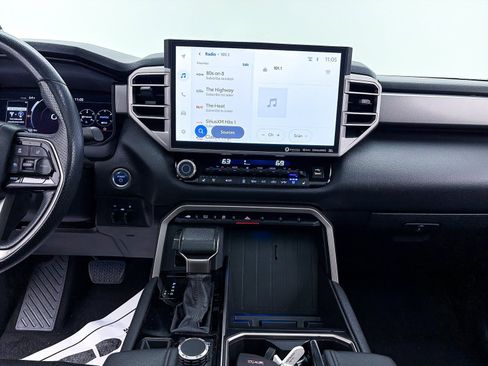 Used 2024 Toyota Tundra Limited image 11