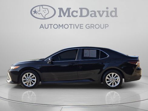 Used 2021 Toyota Camry LE FWD image 2