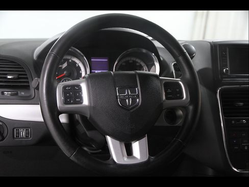Used 2019 Dodge Grand Caravan GT FWD image 7