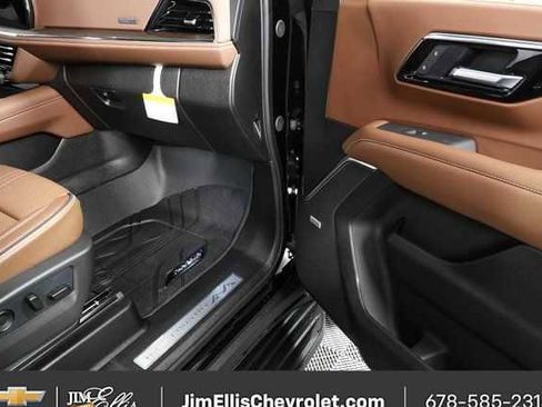 New 2026 Chevrolet Suburban High Country w/ Sun And Tow Package image 24