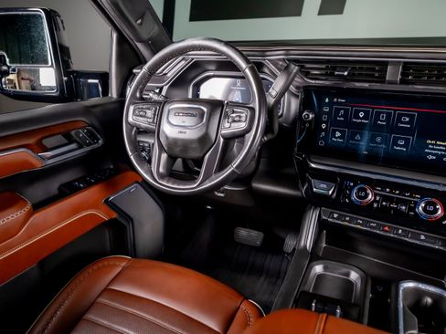 Used 2024 GMC Sierra 2500 Denali Ultimate AWD/4WD image 6