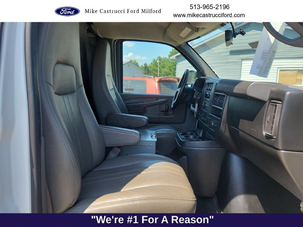 Used 2015 Chevrolet Express 3500 Extended RWD image 24