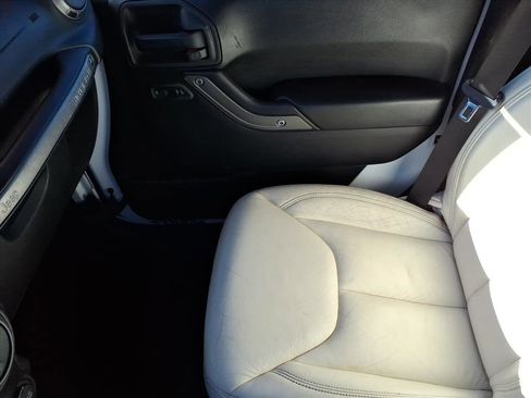 Used 2018 Jeep Wrangler Unlimited Sport S image 29