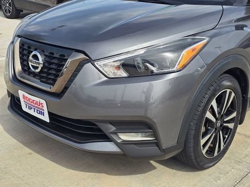 Used 2020 Nissan Kicks SR w/ SR Premium Package FWD image 8