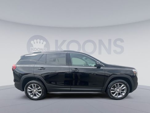 Used 2024 GMC Terrain SLT image 17