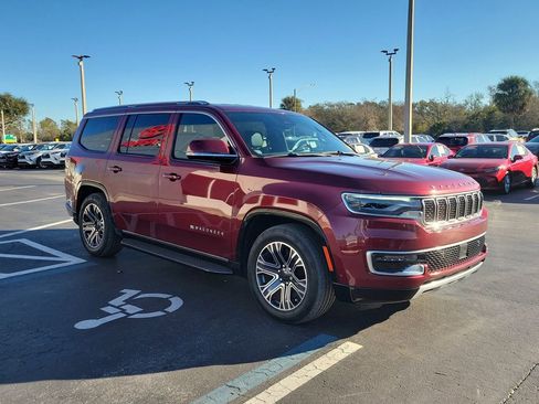 Used 2022 Jeep Wagoneer Series III image 2