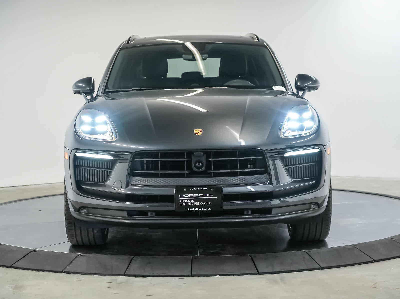 Certified 2023 Porsche Macan S AWD/4WD image 6
