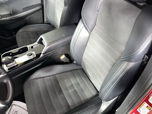 Used 2025 Mitsubishi Outlander AWD image 15