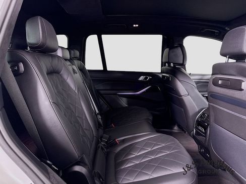 Used 2024 BMW X7 xDrive40i w/ M Sport Package image 34