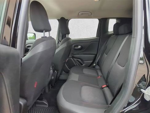 Used 2023 Jeep Renegade Trailhawk AWD/4WD image 19