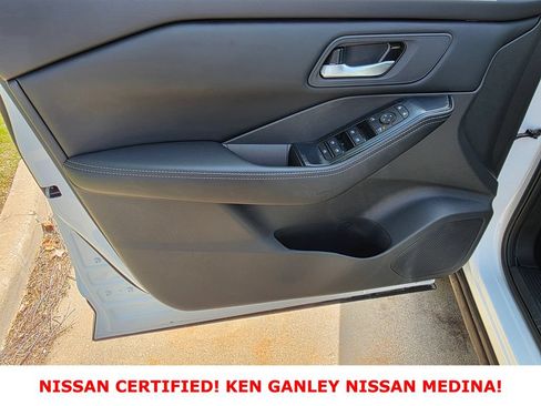 Certified 2026 Nissan Rogue SV AWD/4WD image 37
