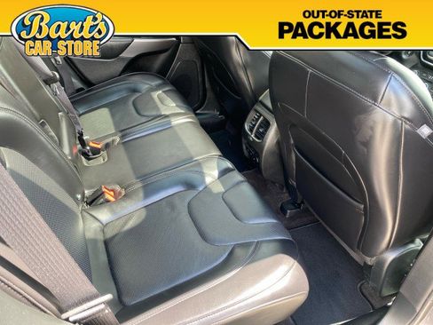 Used 2019 Jeep Cherokee Limited AWD/4WD image 12