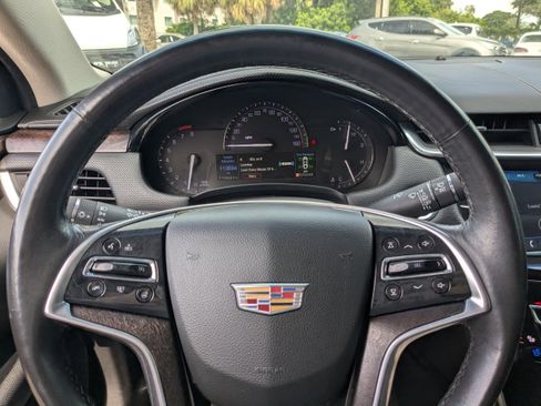 Used 2019 Cadillac XTS Luxury image 24