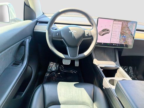 Used 2021 Tesla Model Y Performance image 18