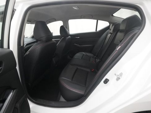 Used 2024 Nissan Altima 2.5 SR FWD image 15