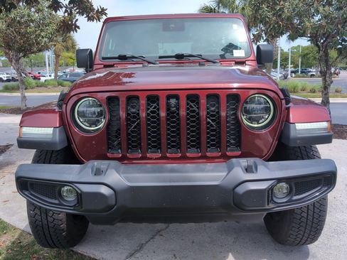 Used 2021 Jeep Wrangler Unlimited Sahara AWD/4WD image 3