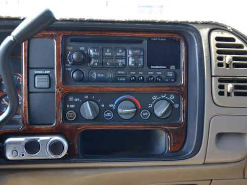 Used 1998 GMC Sierra 3500 4x4 Crew Cab w/ Marketing Option Pkg 3 image 17