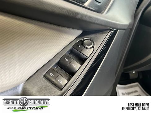 Used 2026 Chevrolet Equinox LT w/ Convenience Package II AWD/4WD image 12