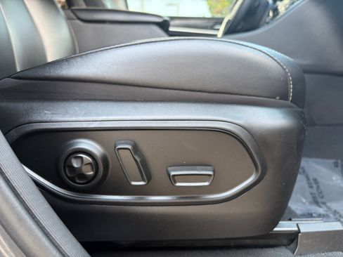 Used 2023 Jeep Grand Cherokee Limited AWD/4WD image 32